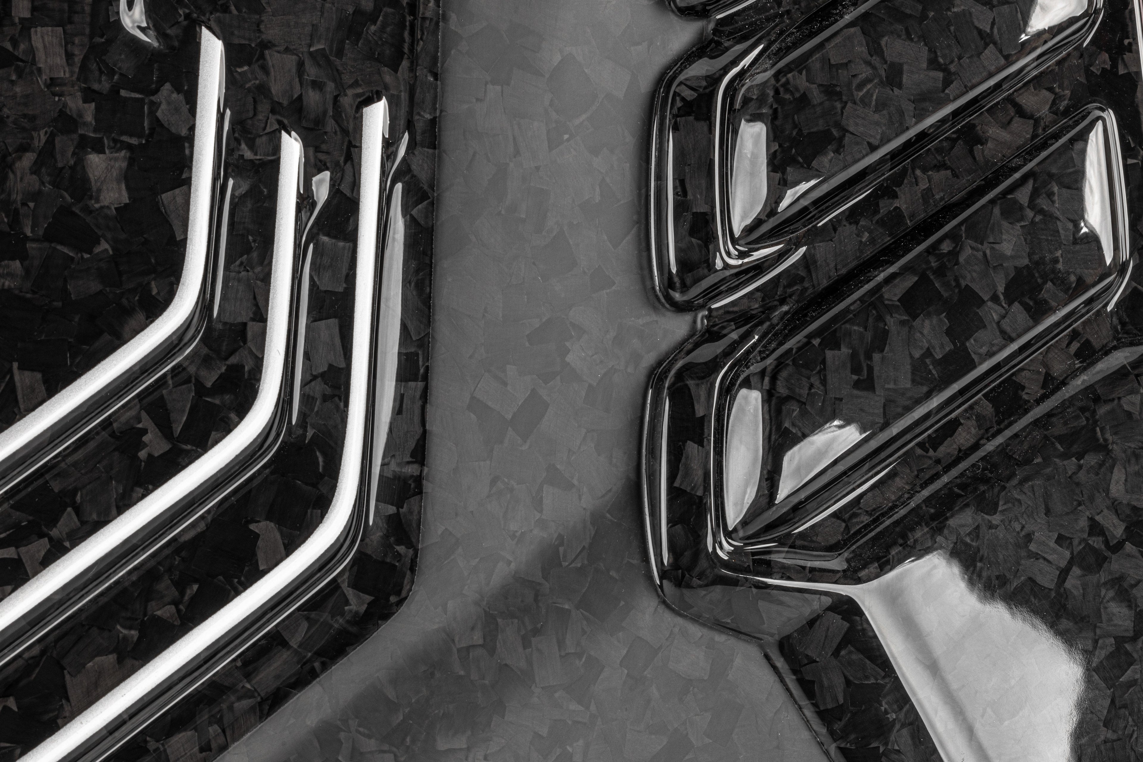 APR Engine Cover - 2.9T/3.0T/4.0T (4M) SUV - Forged Carbon Fiber