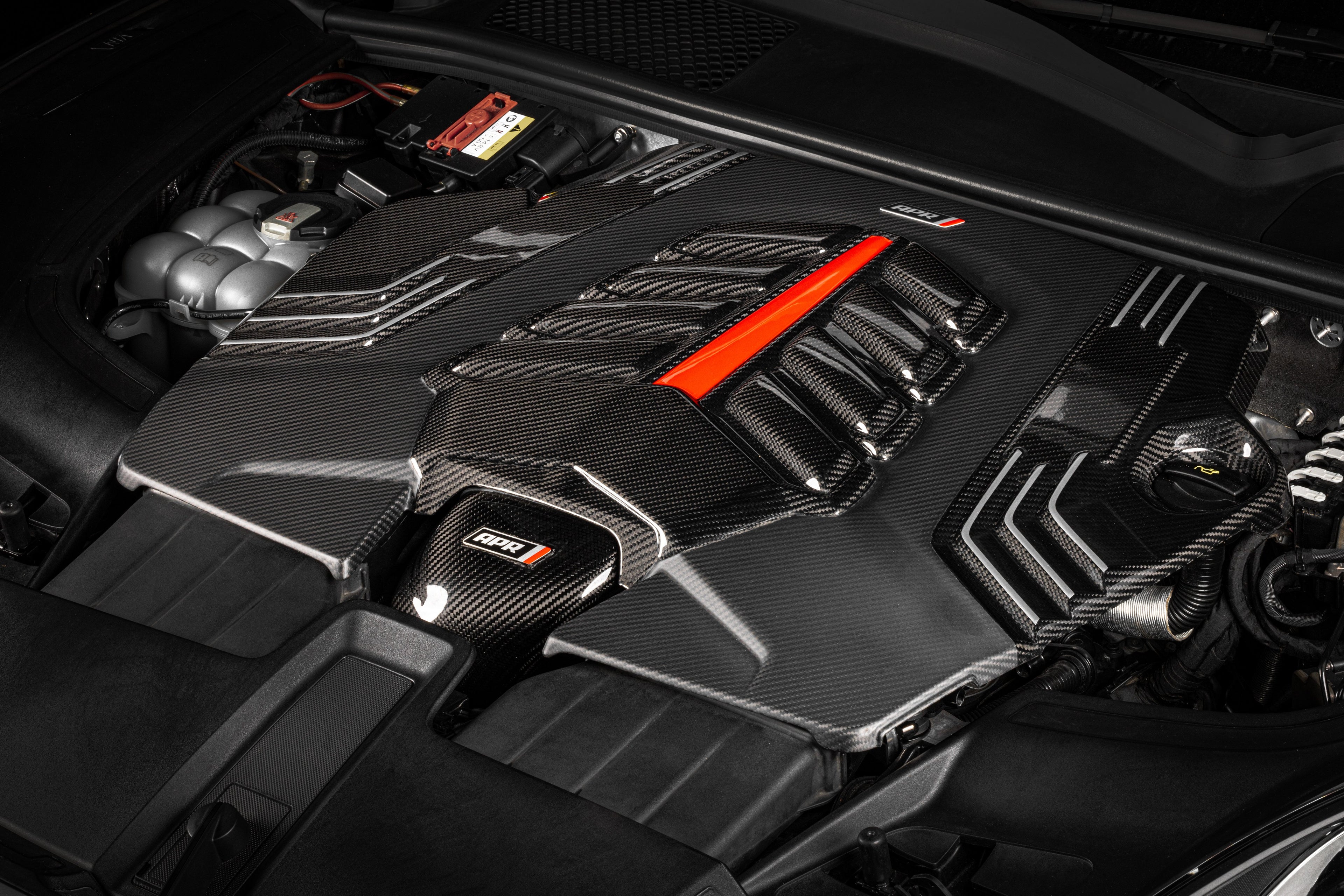 APR Engine Cover - 2.9T/3.0T/4.0T (4M) SUV - Carbon Fiber