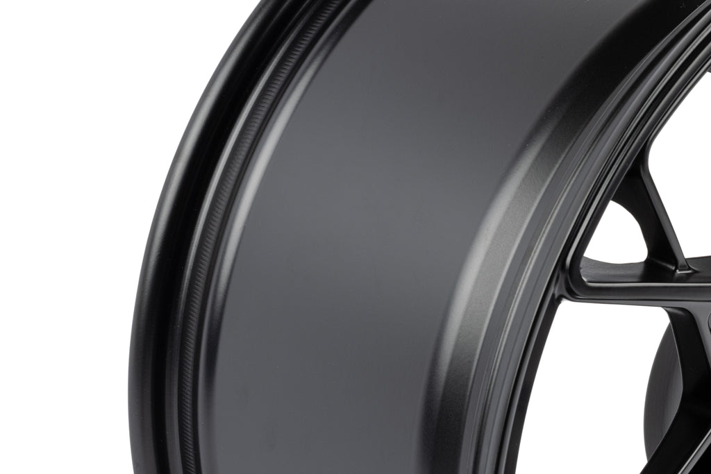 APR A02 Flow Formed Wheel